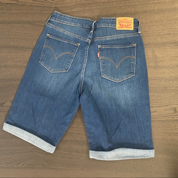 Levi’s Bermuda shorts - Picture 2 of 3